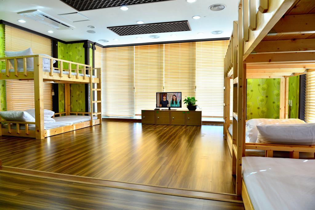 Seom Guesthouse ซอกวีโพ ภายนอก รูปภาพ