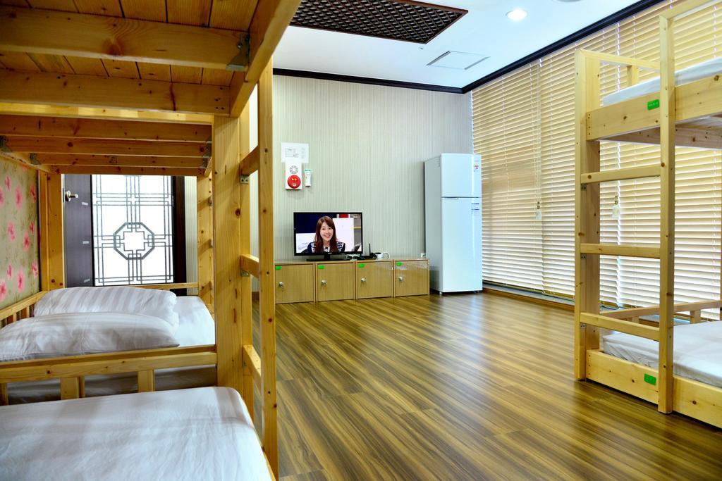 Seom Guesthouse ซอกวีโพ ภายนอก รูปภาพ