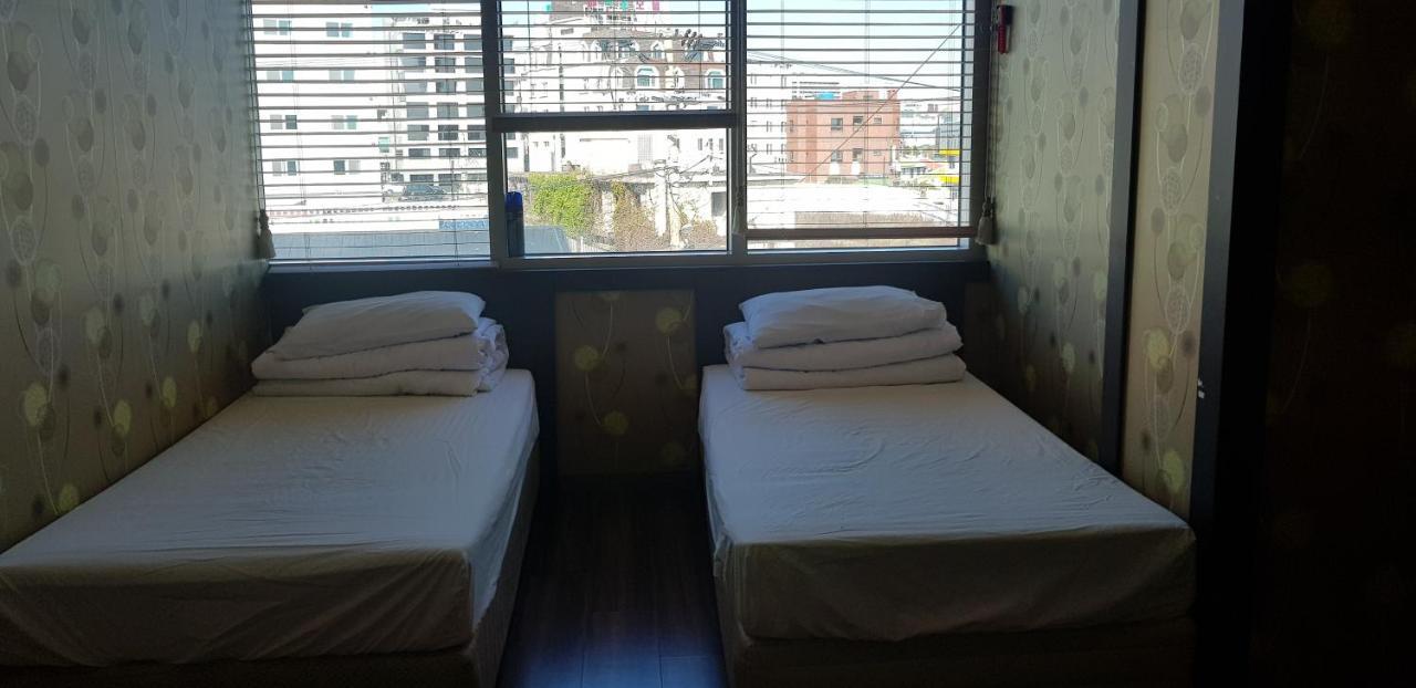 Seom Guesthouse ซอกวีโพ ภายนอก รูปภาพ