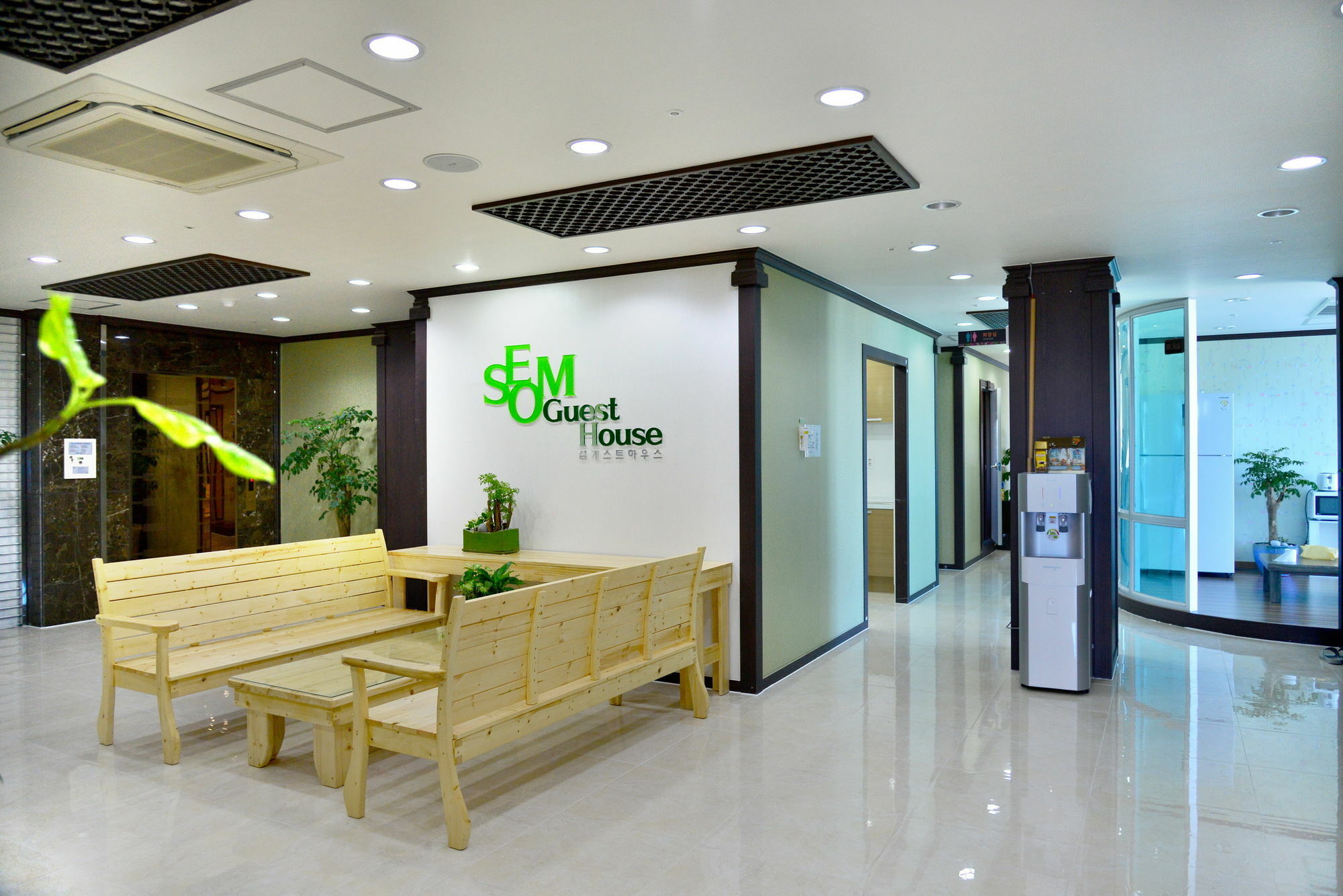 Seom Guesthouse ซอกวีโพ ภายนอก รูปภาพ