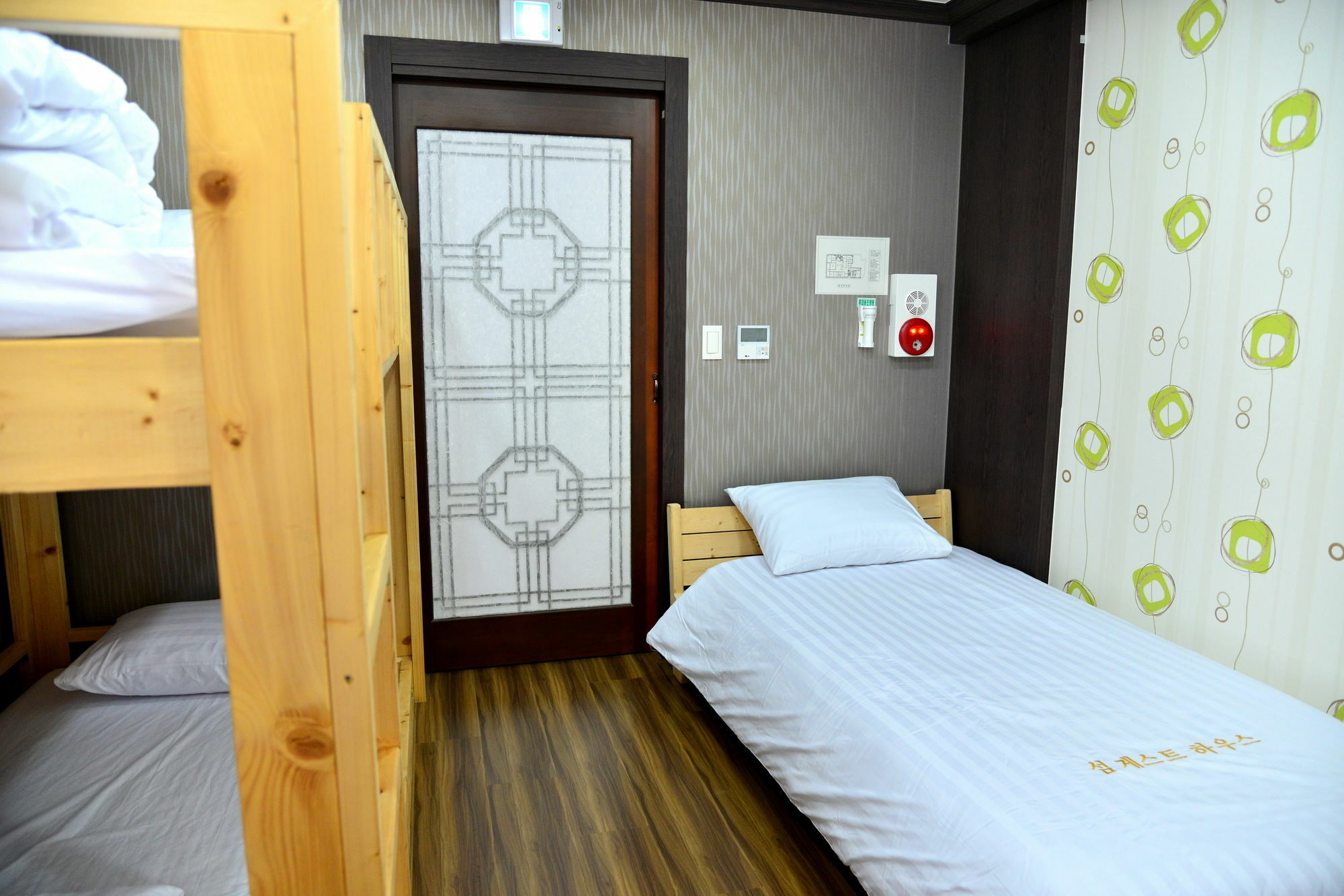 Seom Guesthouse ซอกวีโพ ภายนอก รูปภาพ